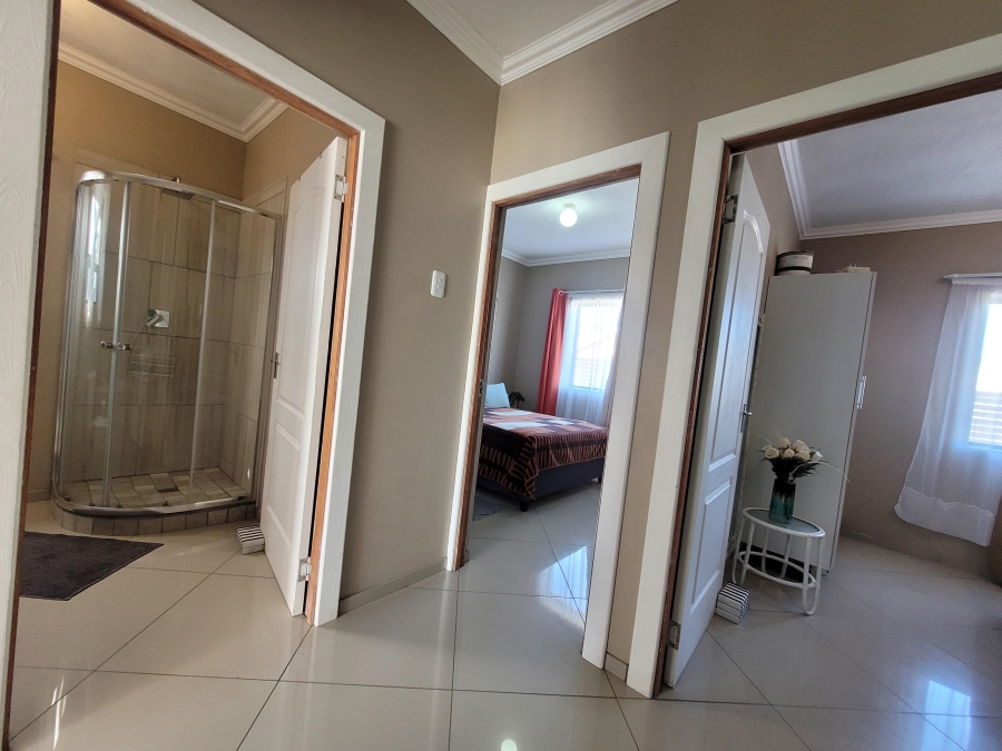 3 Bedroom Property for Sale in Wavecrest Eastern Cape